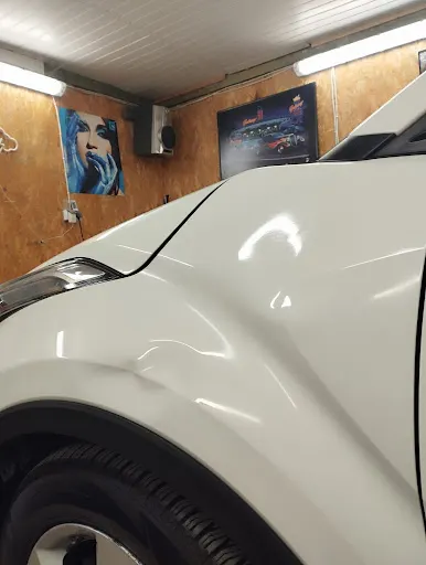 Usuwanie wgnieceń metodą PDR (bez lakierowania) - Demon Gradu